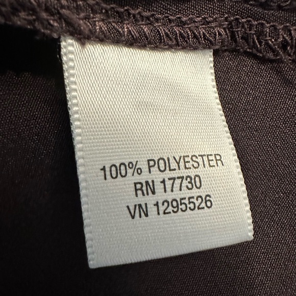 Converse One Star Tuxedo Ruffled Sleeveless Blouse - Size M - Picture 9 of 10